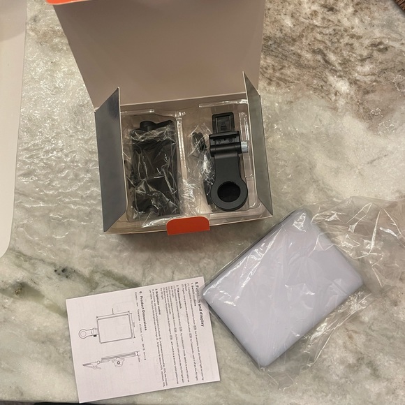 Clip On Light for Phones - Picture 11 of 12